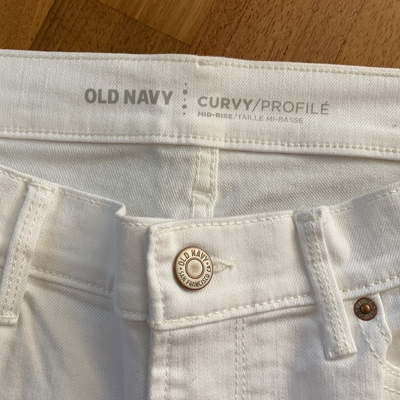 NWT Old Navy White Jeans - Picture 2 of 4